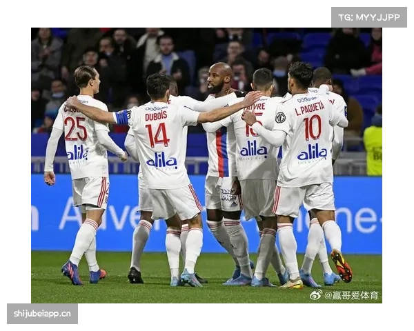 昂热客场战绩仅三胜 场均失球达两个防线脆弱 昂热客场战绩仅三胜 场均失球达两个防线脆弱